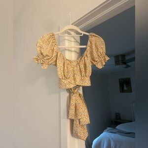 Cute detailing crop top that ties in back